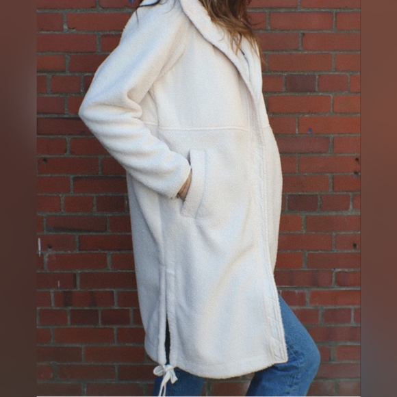 Cloud Nine Sherpa Jacket - Picture 2 of 5